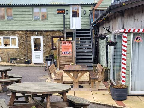 Furzie Wool Sculpture Studio-Beaminster必去景点