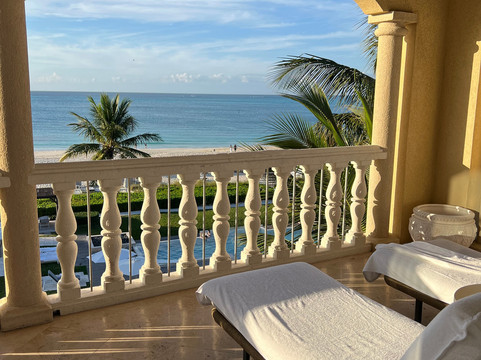 格雷斯湾俱乐部酒店主图