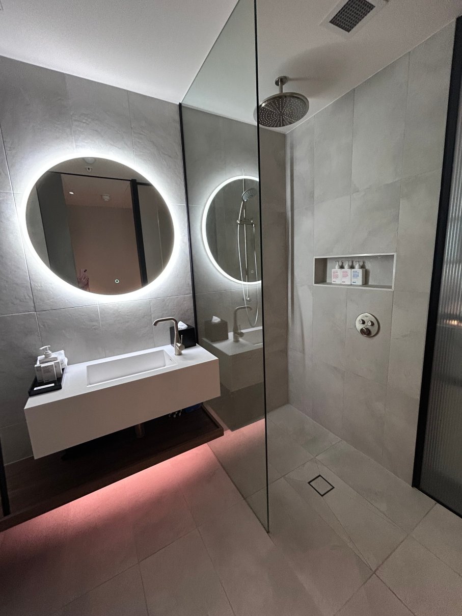 阿德莱德奥沃酒店, EVT旗下-浴室