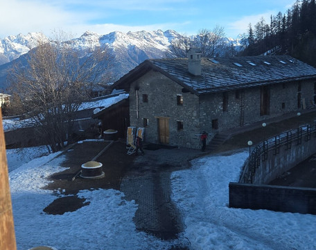 俱乐部艾斯皮拉2000主图