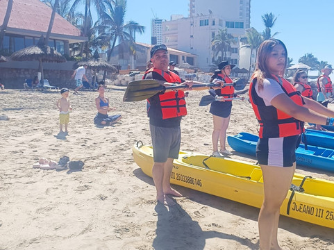 海洋宫殿海滩酒店主图