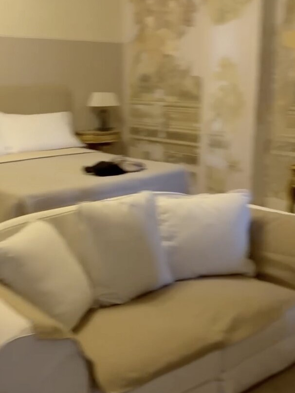 新宫殿酒店主图