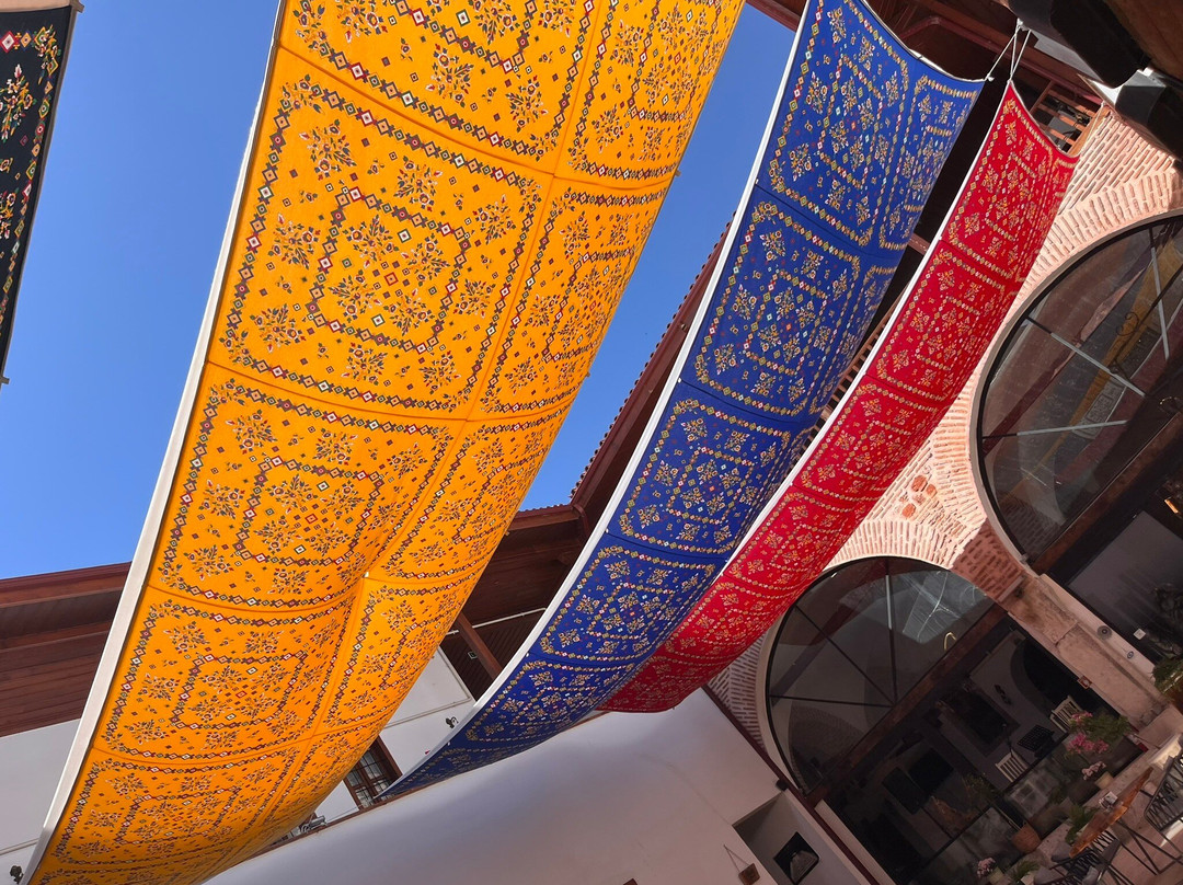 亚兹玛奇拉尔哈尼酒店及餐厅主图