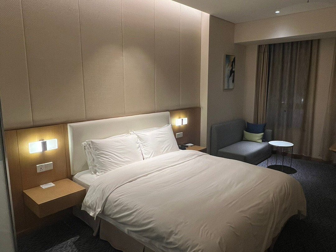 南通叠石桥家纺城智选假日酒店主图