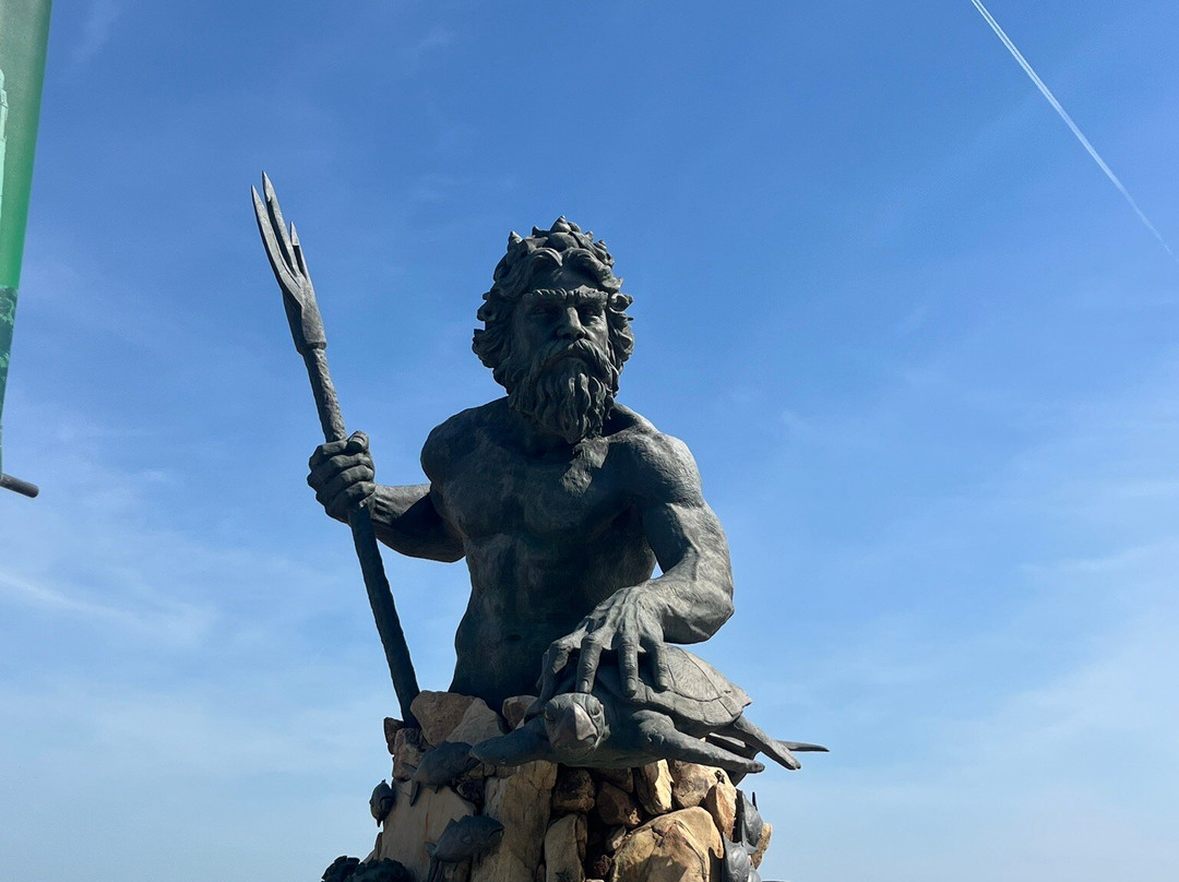 King Neptune Statue on the Boardwalk-弗吉尼亚海滩必去景点