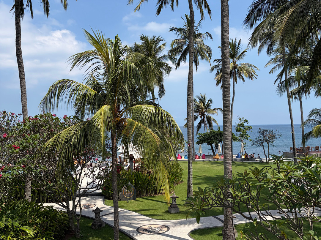 洛姆布克假日酒店主图