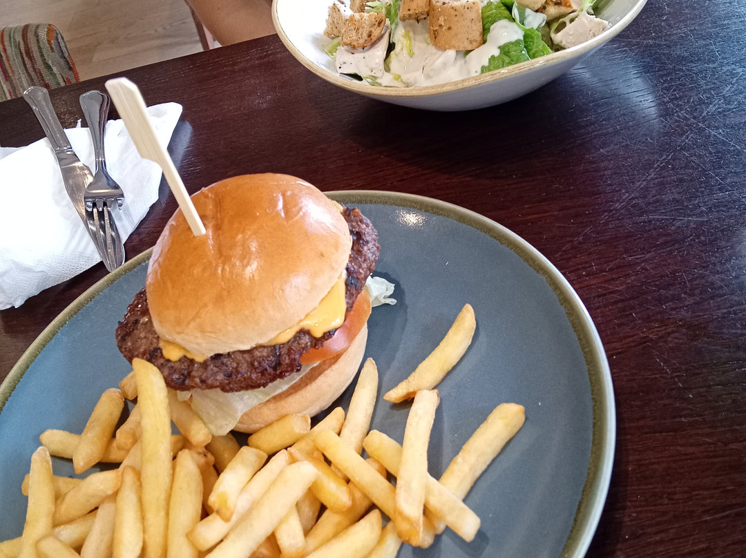 斯凯奇雷庄园酒店主图