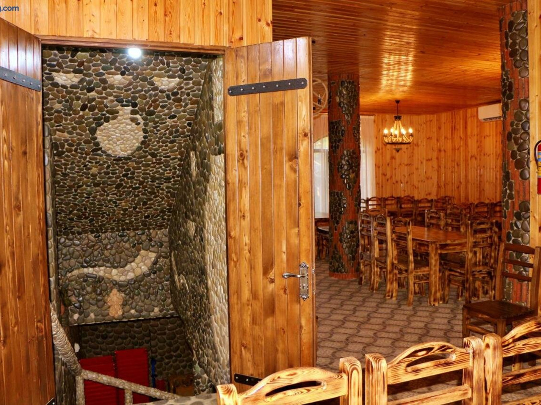 HOTEL,Wine Cellar & Fitness - Khoni City