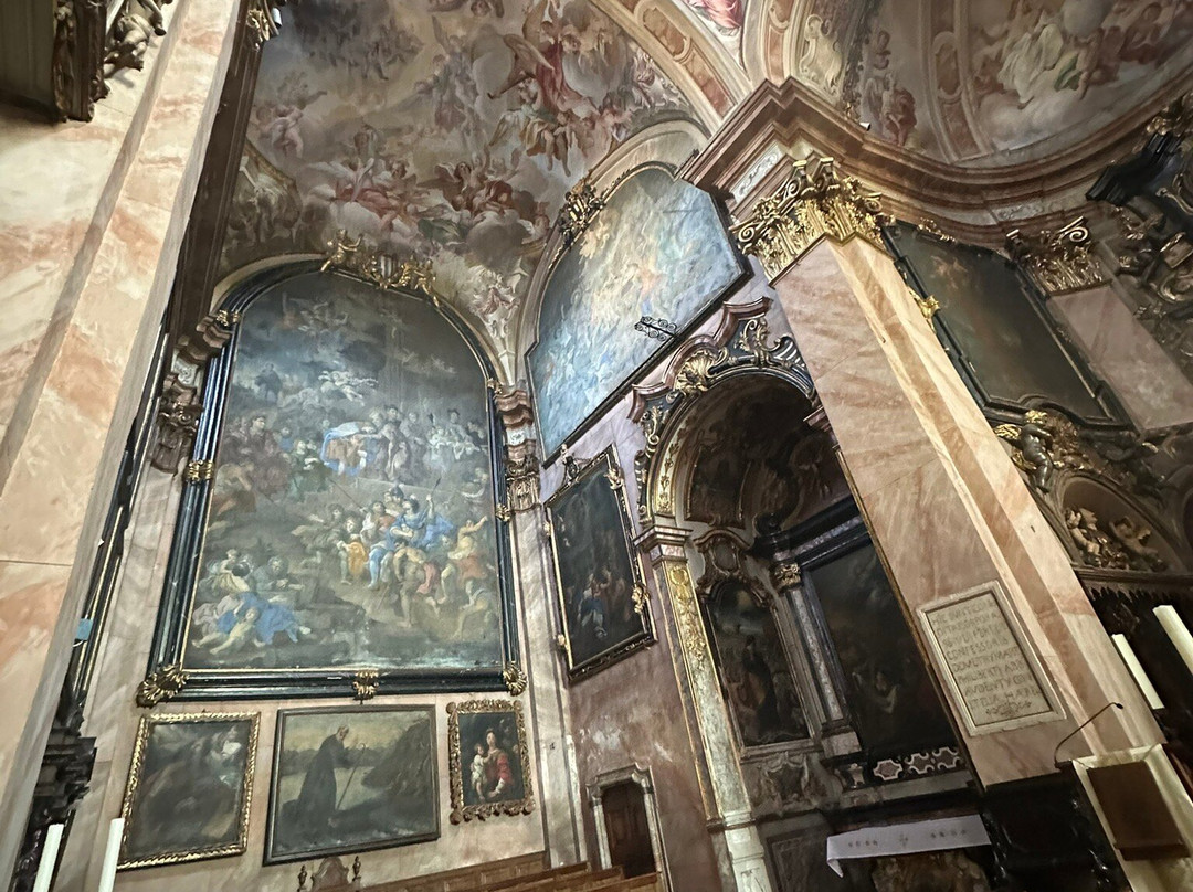 Basilica di San Giulio-奥尔塔圣朱利奥必去景点