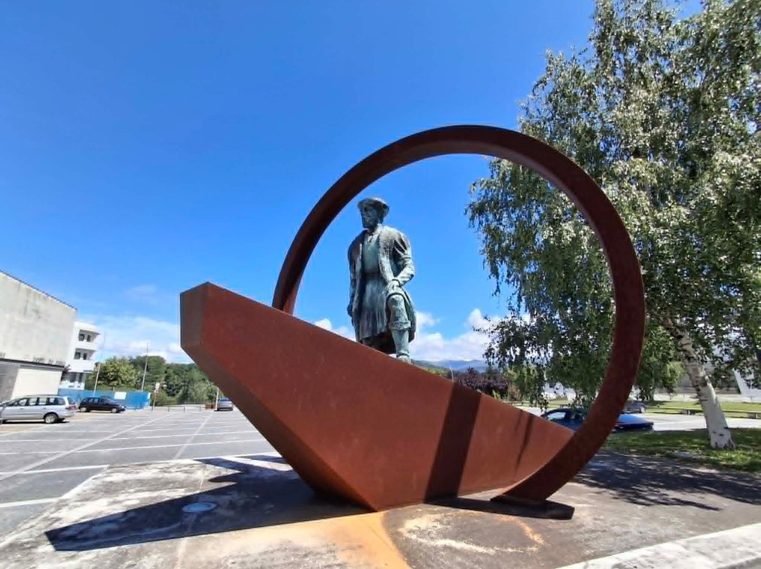 Monumento A Fernão De Magalhães-Ponte da Barca必去景点