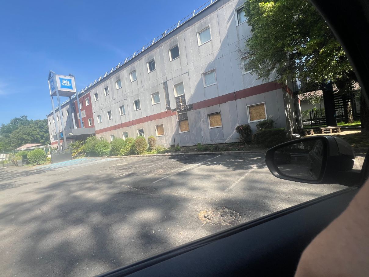 布里地区叙西宜必思快捷酒店-旅行者