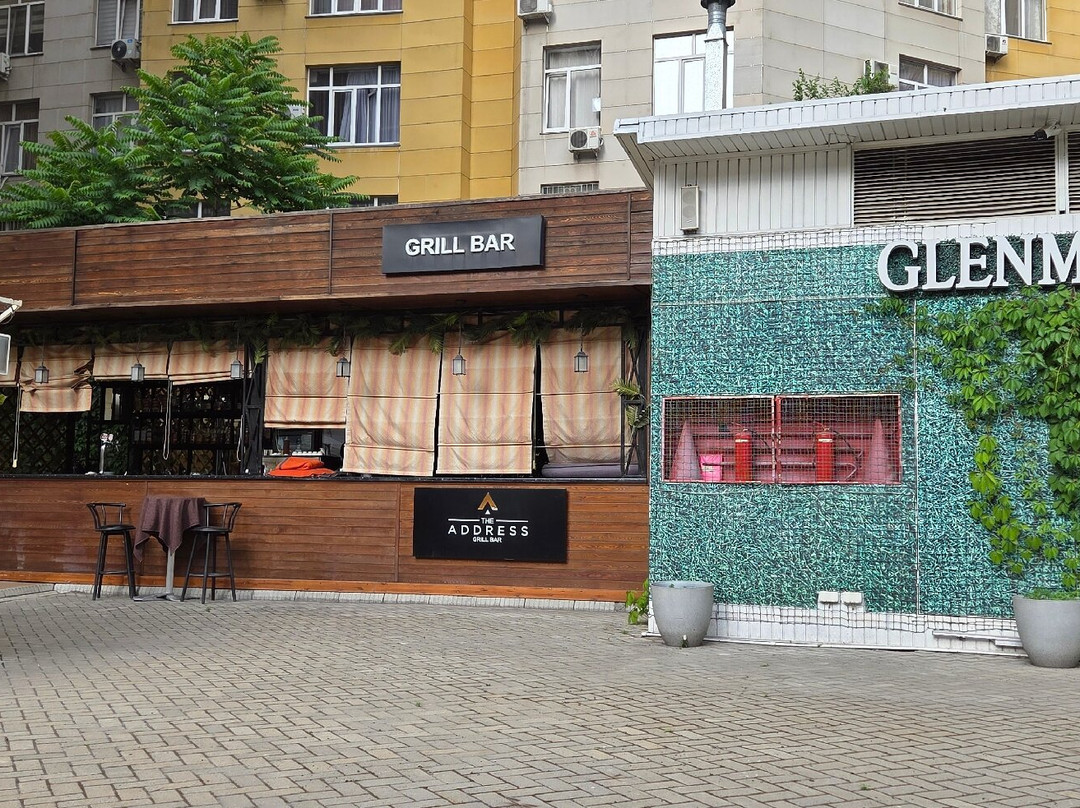 比什凯克中心温德姆华美达酒店主图
