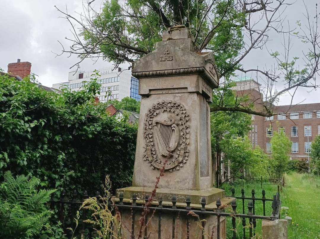 Friar's Bush Graveyard Cemetery Tours-贝尔法斯特必去景点
