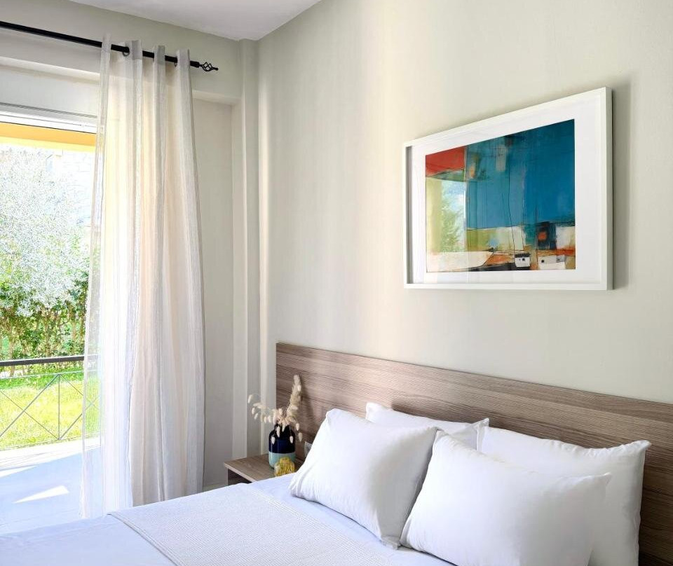Avra Yard Suites