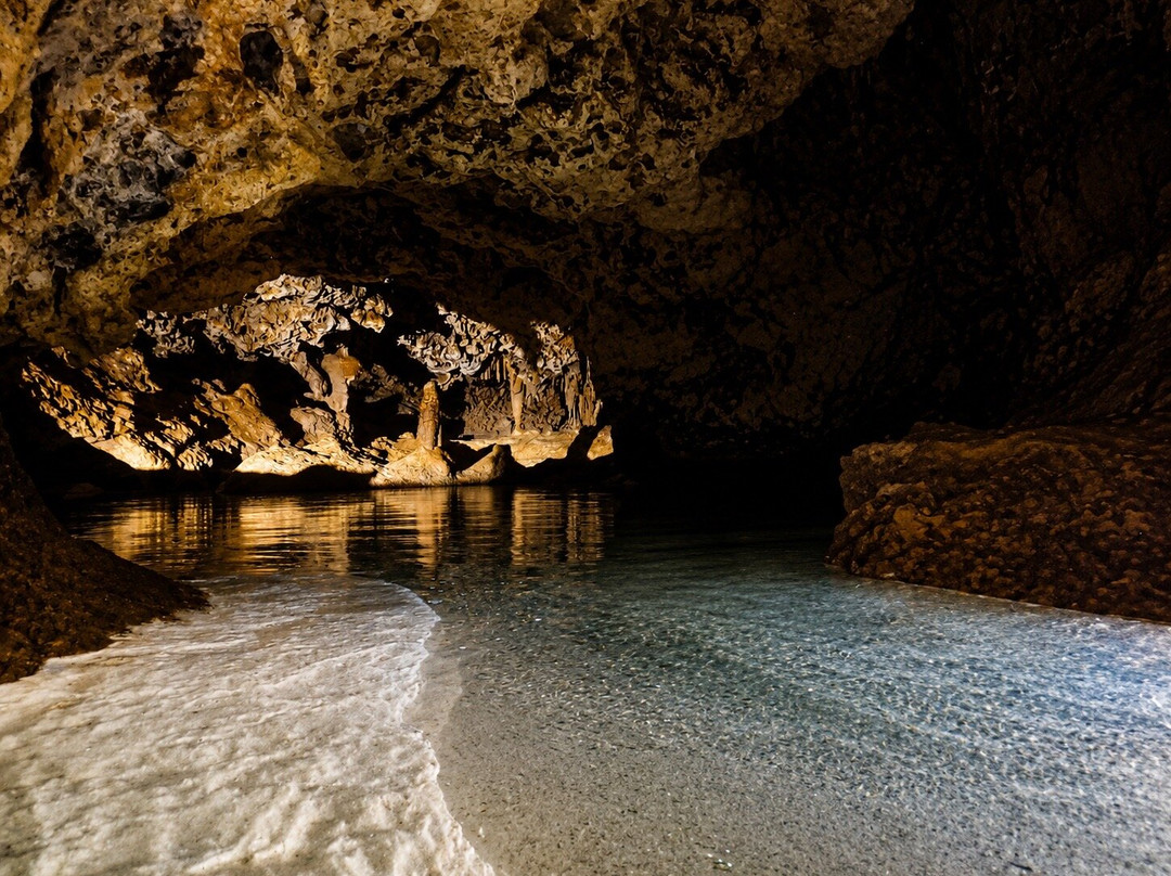 Go Caving Bonaire-Kralendijk必去景点