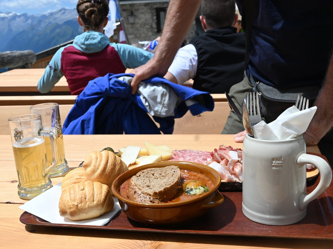 Rifugio Tuckett e Sella-马多纳迪坎皮格里奥必去景点