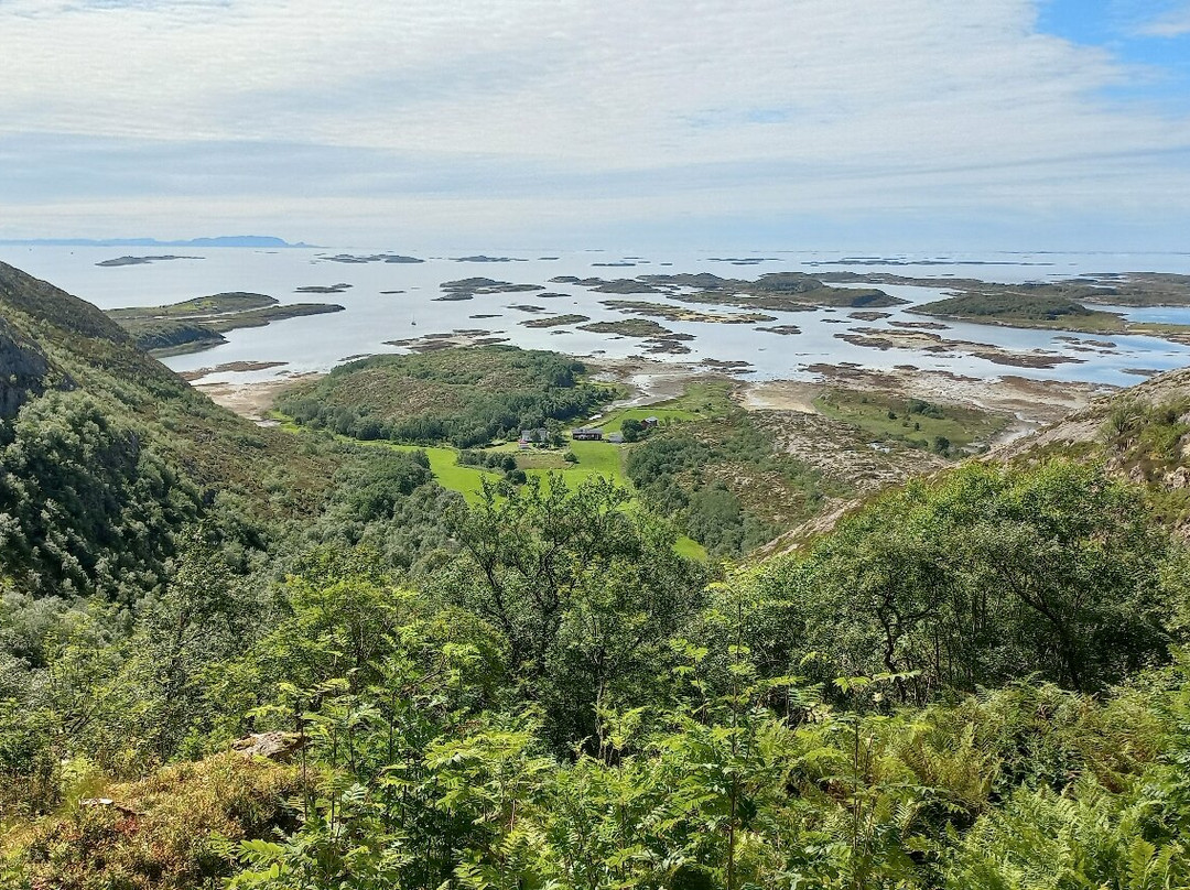 Torghatten-Torget必去景点