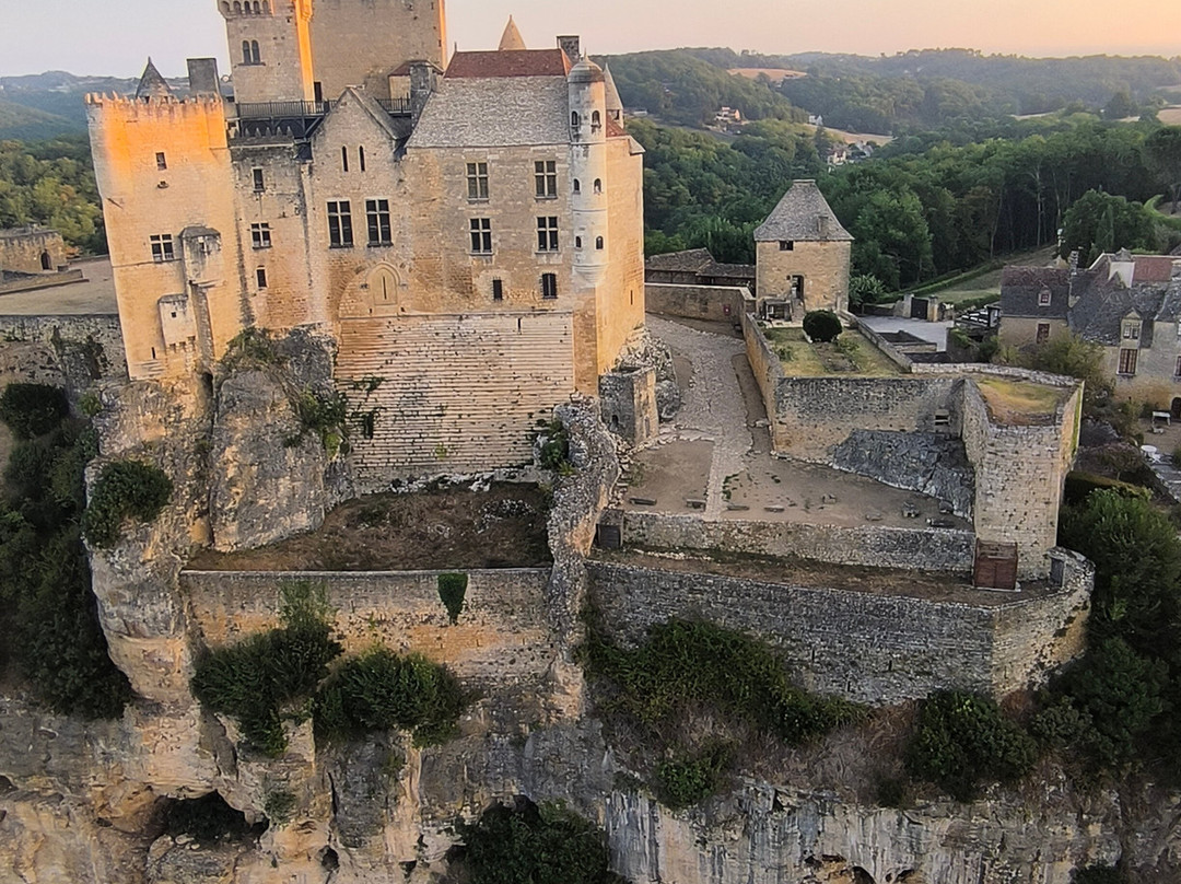 Montgolfiere et Chateaux-贝纳克和卡泽纳克必去景点