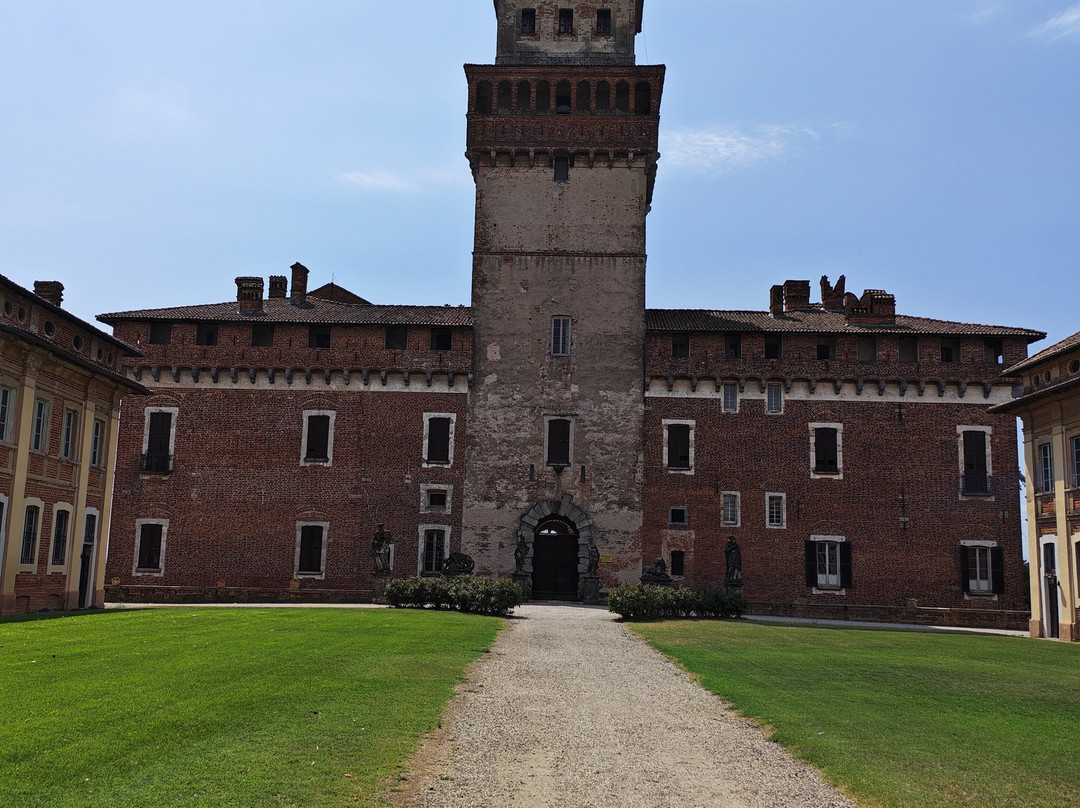 Castello Di Chignolo Po-Chignolo Po必去景点