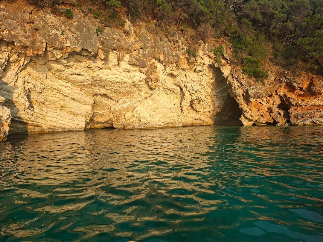 Ninos Boat Rental-Liapades必去景点