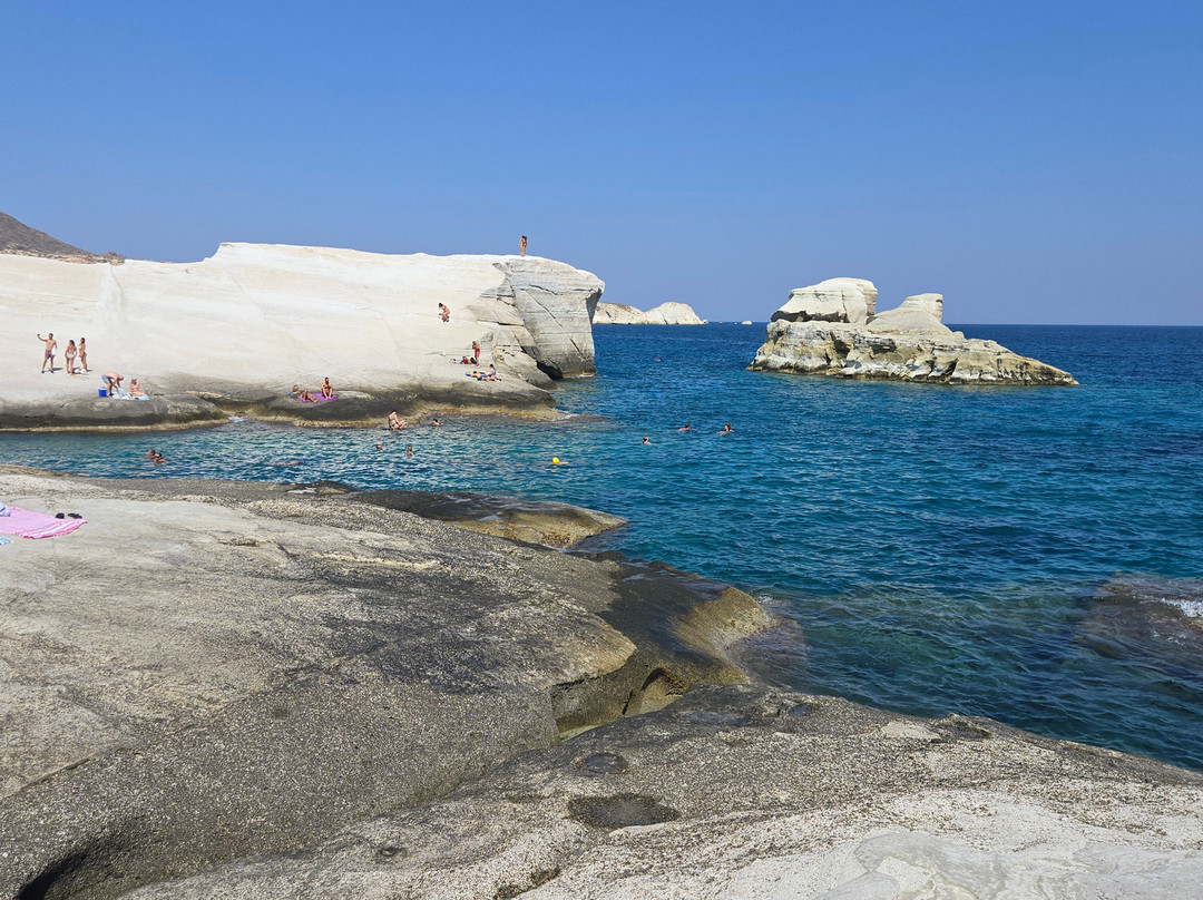 Sarakiniko Beach-米洛斯岛必去景点