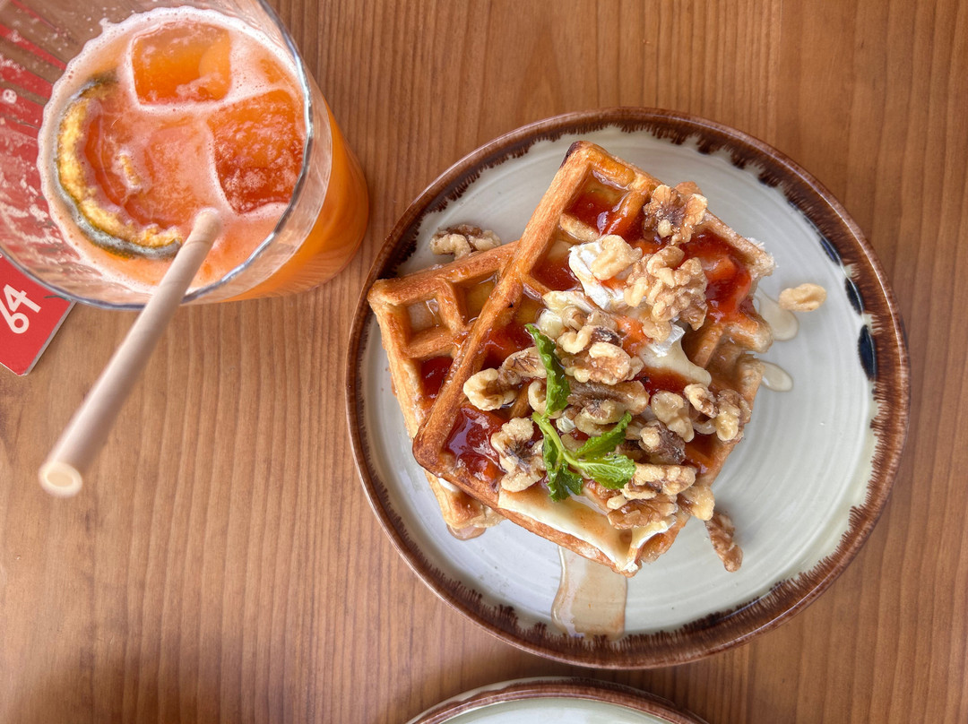 64 by Loft | Brunch, Juice & Coffee