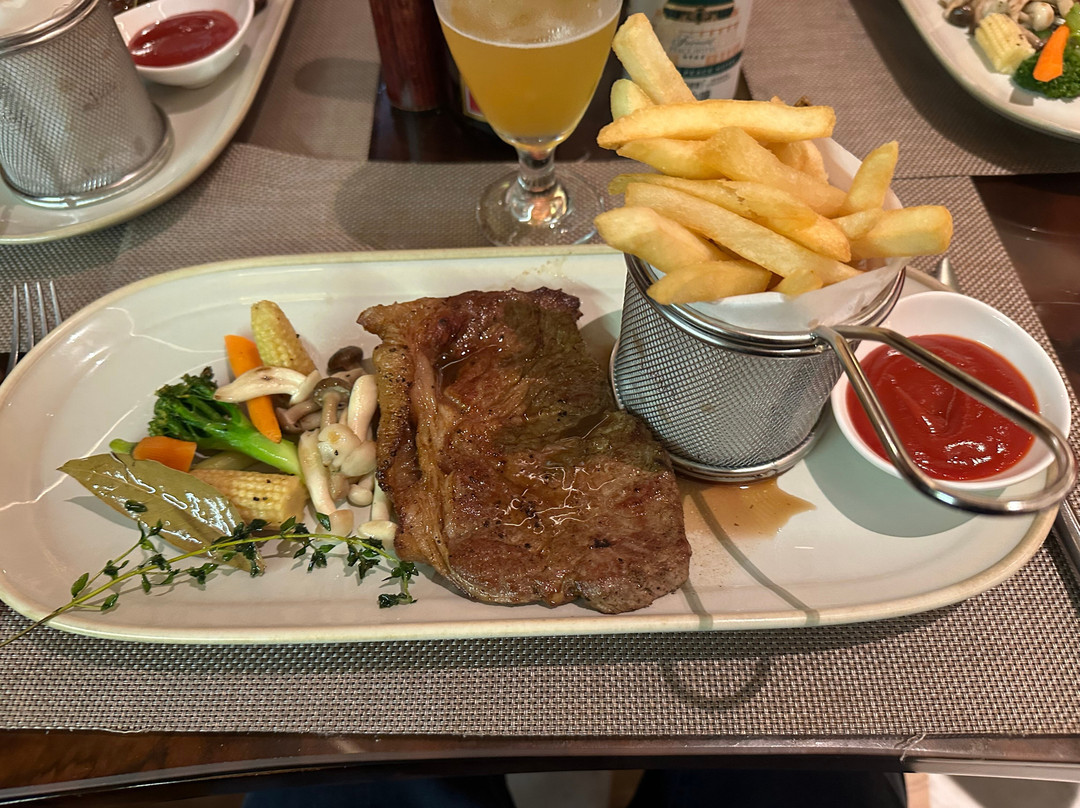 Victor's Café