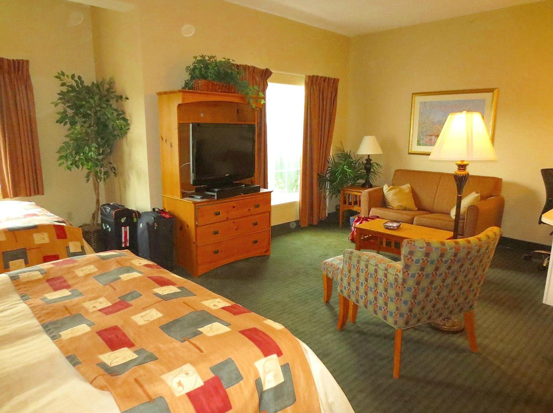 奥尔巴尼克雷斯特希尔套房酒店