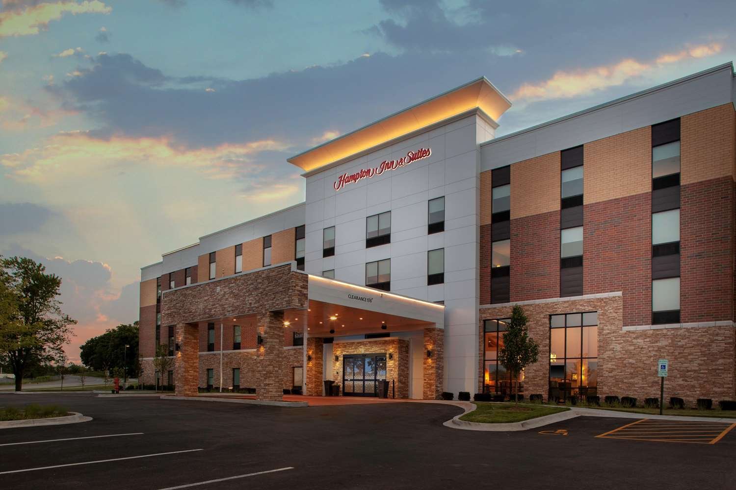 Hampton Inn & Suites Chicago Burr Ridge-官方