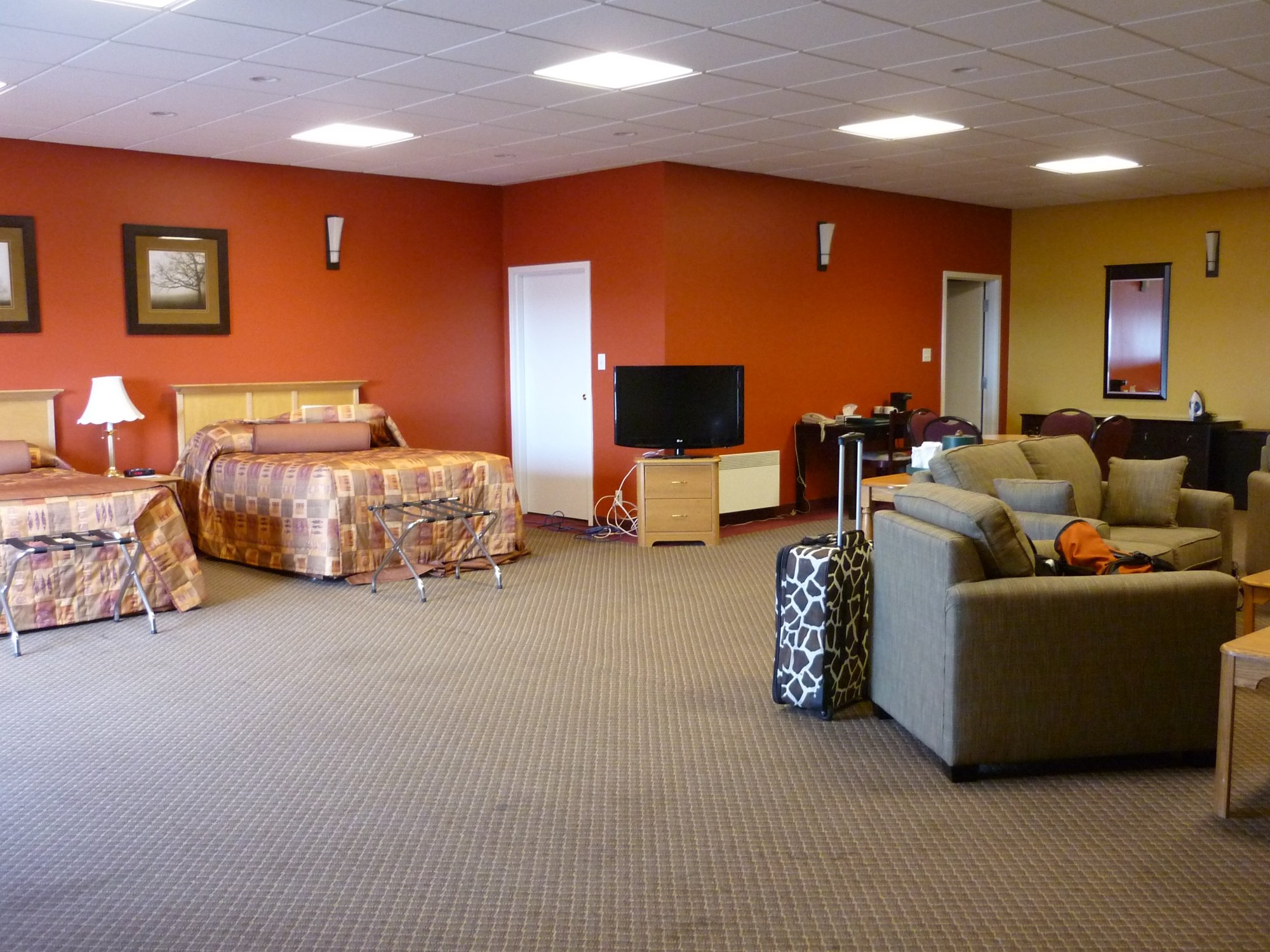 Shallow Bay Motel & Cabins-官方