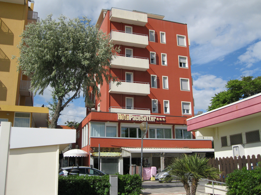 Hotel Pacesetter