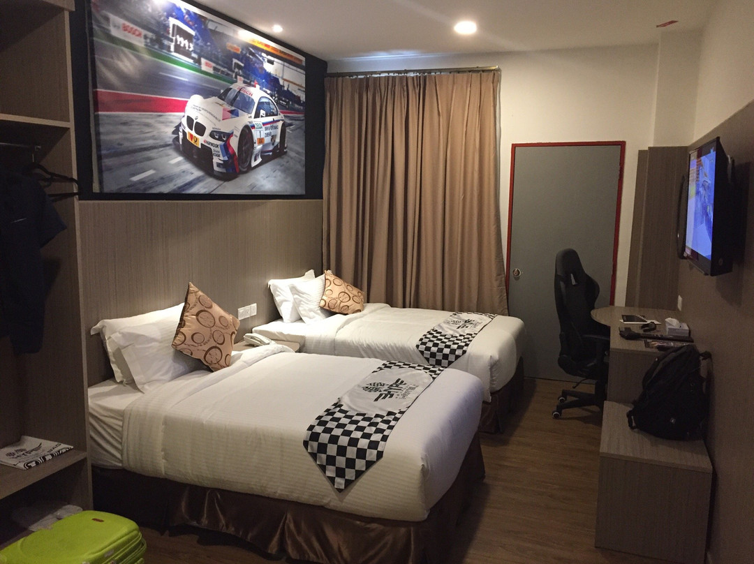 Hype Motorsports Hotel