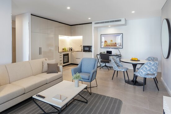 Meriton Suites Surfers Paradise