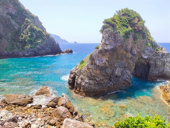 Dokuhama Cliff景点图片