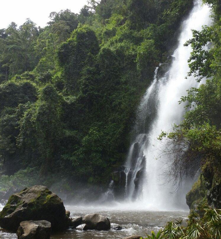 Ndoro Waterfall景点图片
