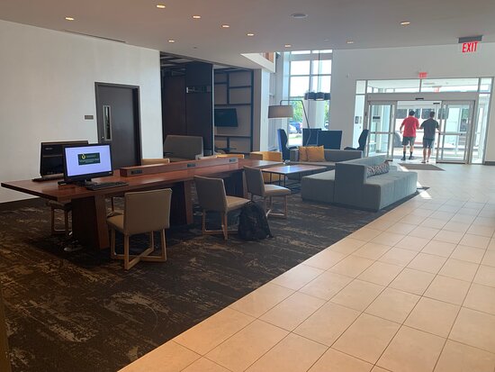 Hyatt Place Warwick Providence Airport-浴室