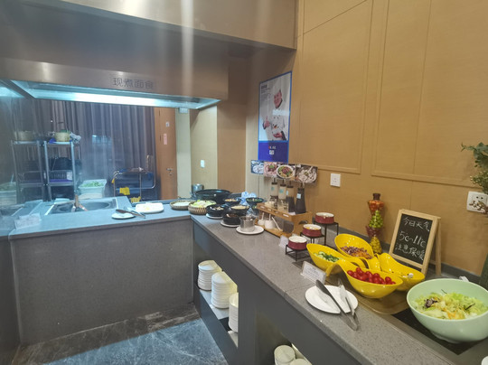 汇融广场智选假日酒店主图