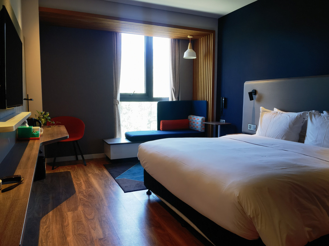 栾川智选假日酒店主图