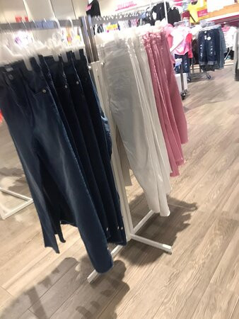 Debenhams景点图片