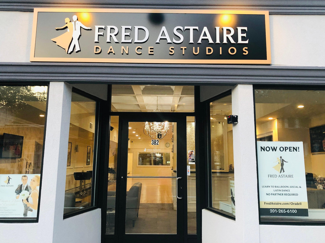 Fred Astaire Dance Studios - Oradell景点图片