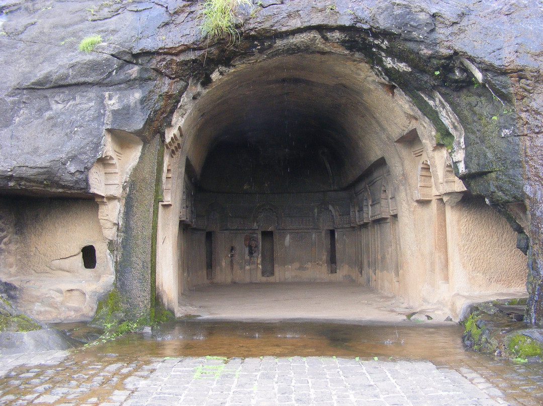 Bedse Caves景点图片