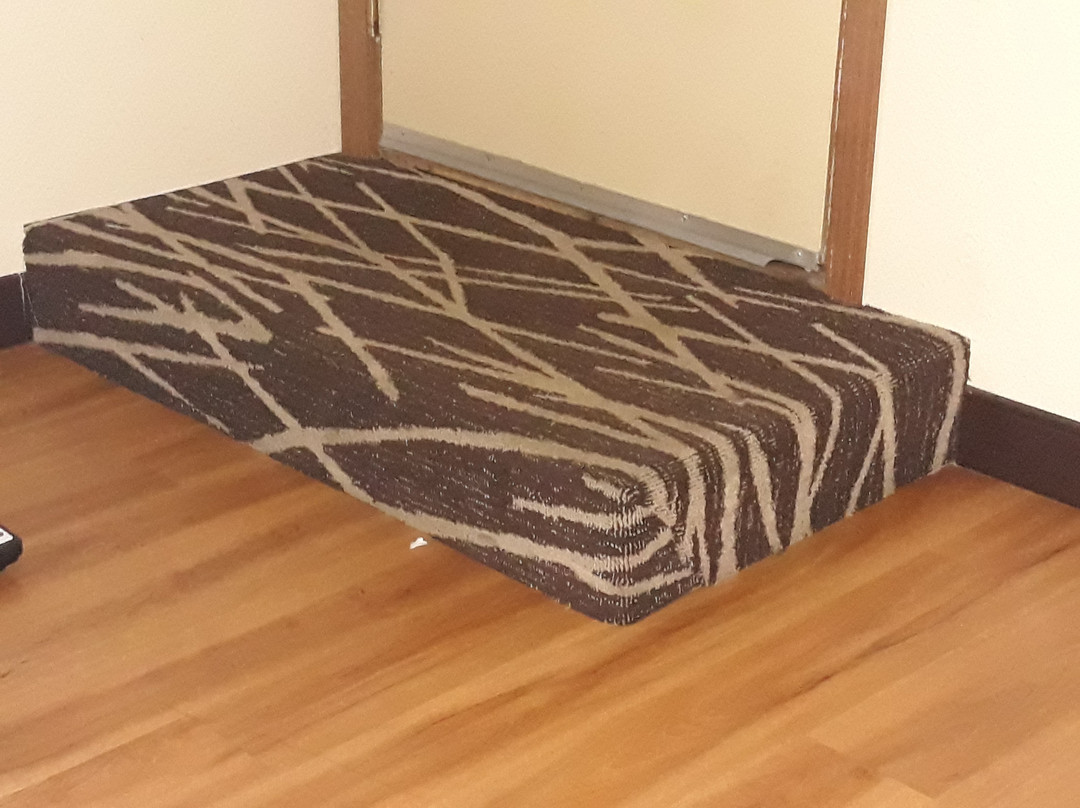 德梅因罗德威旅馆