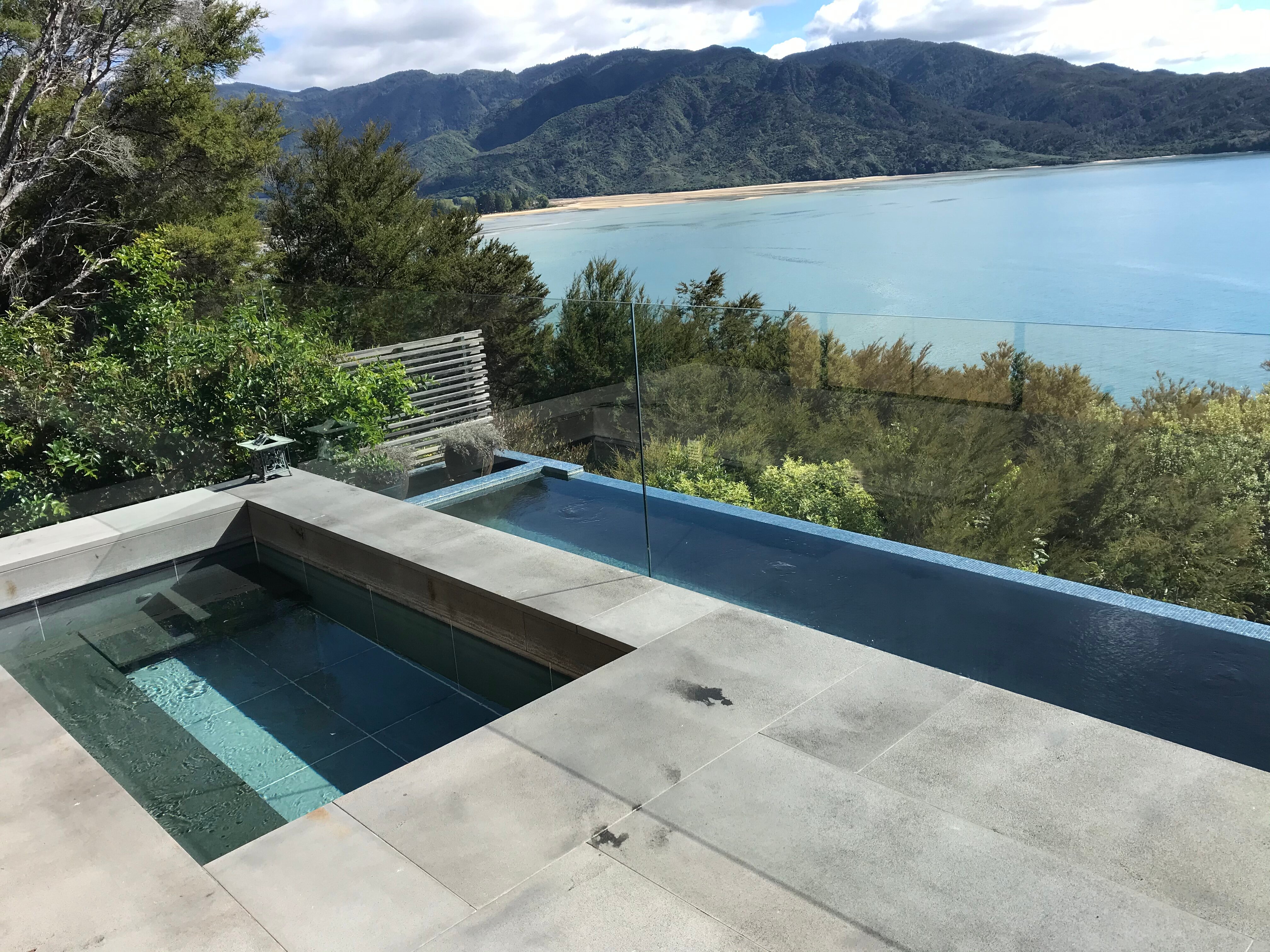 Split Apple Retreat-泳池