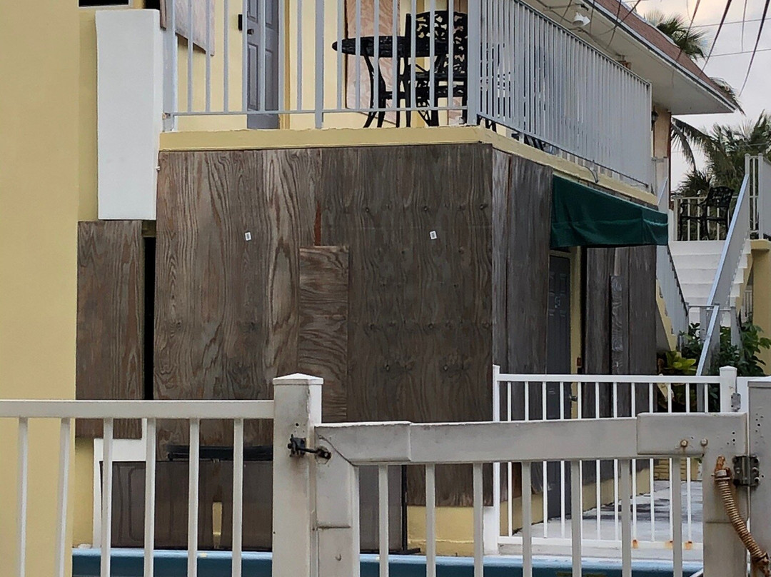 迪杰海滩度假酒店主图