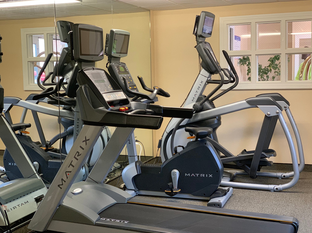 威尔逊烛木套房酒店主图