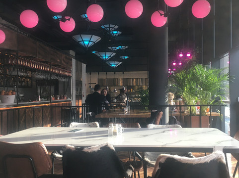 DZIEŃ I NOC HALA MIROWSKA