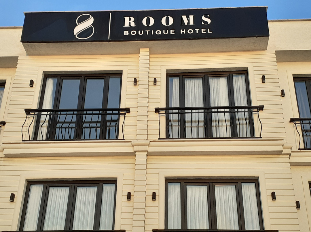 8 Rooms Hotel主图