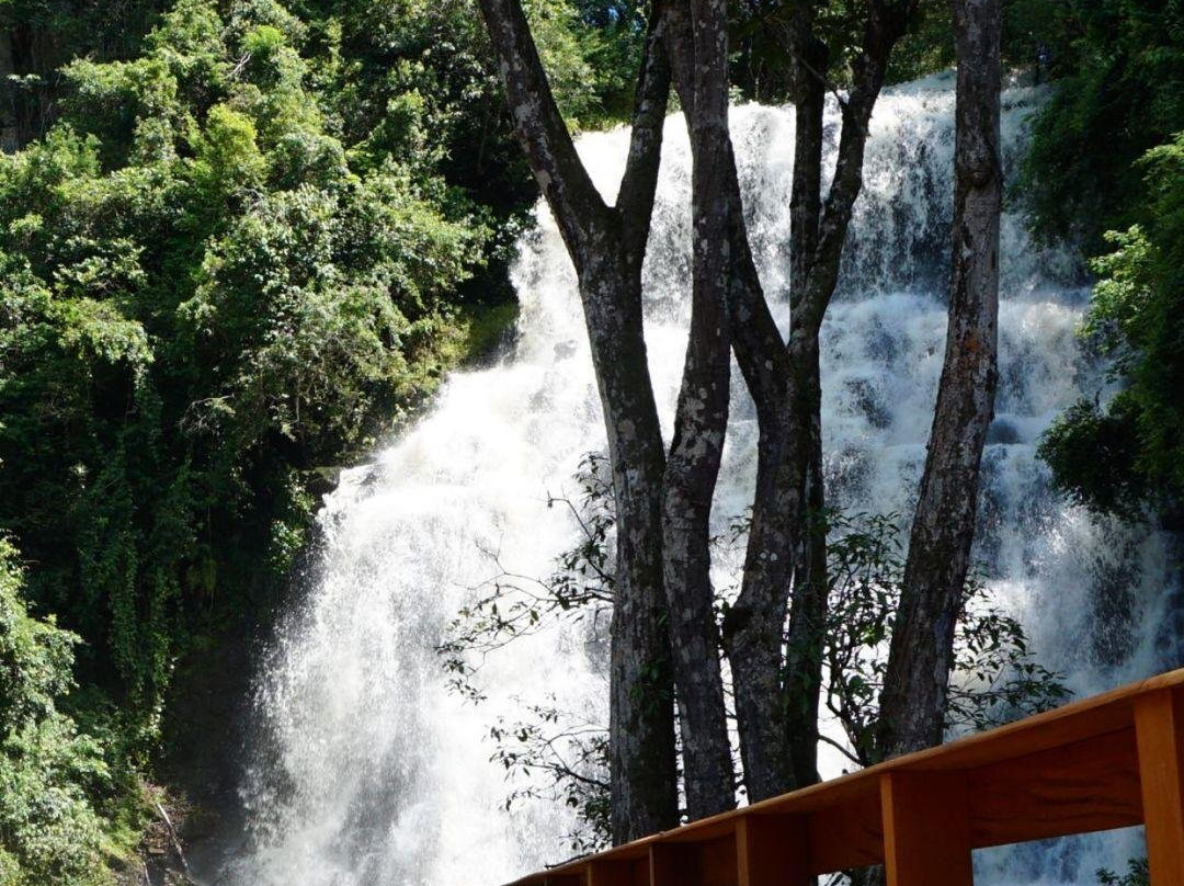 Cascata Águas de Santa Bárbara景点图片