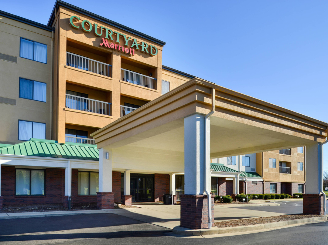 Courtyard by Marriott Milwaukee North/Brown Deer主图