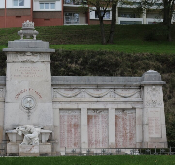 Le Monument Aux Morts Du Creusot景点图片